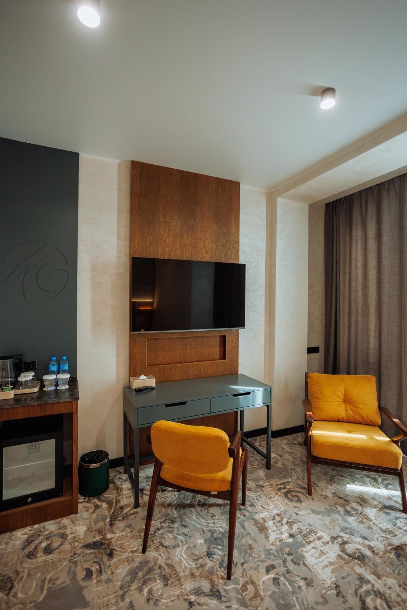 Aurum Garden Hotel Shymkent Exterior photo