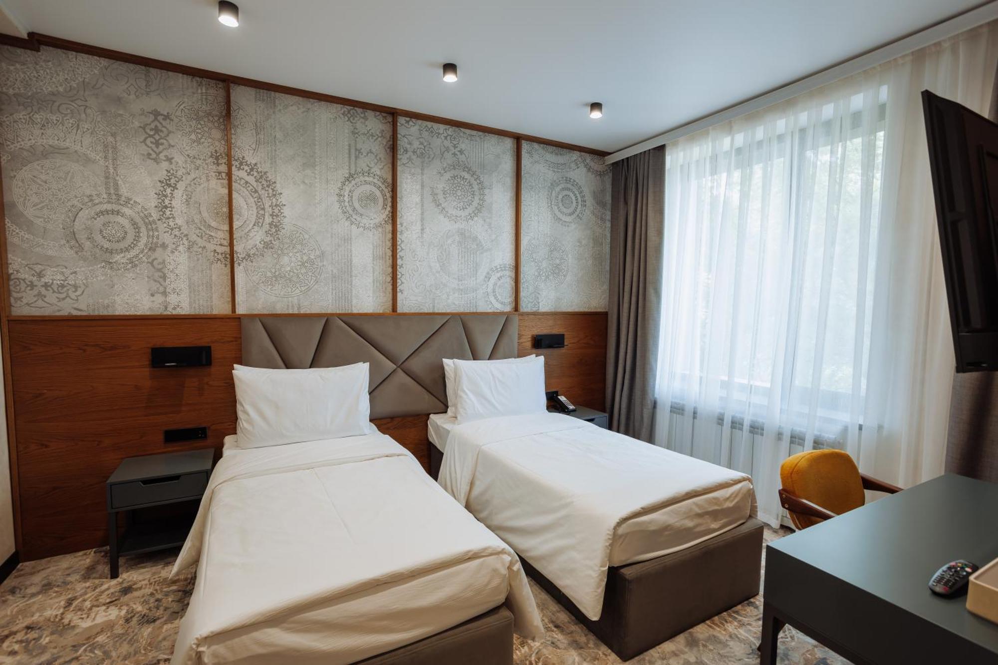 Aurum Garden Hotel Shymkent Exterior photo
