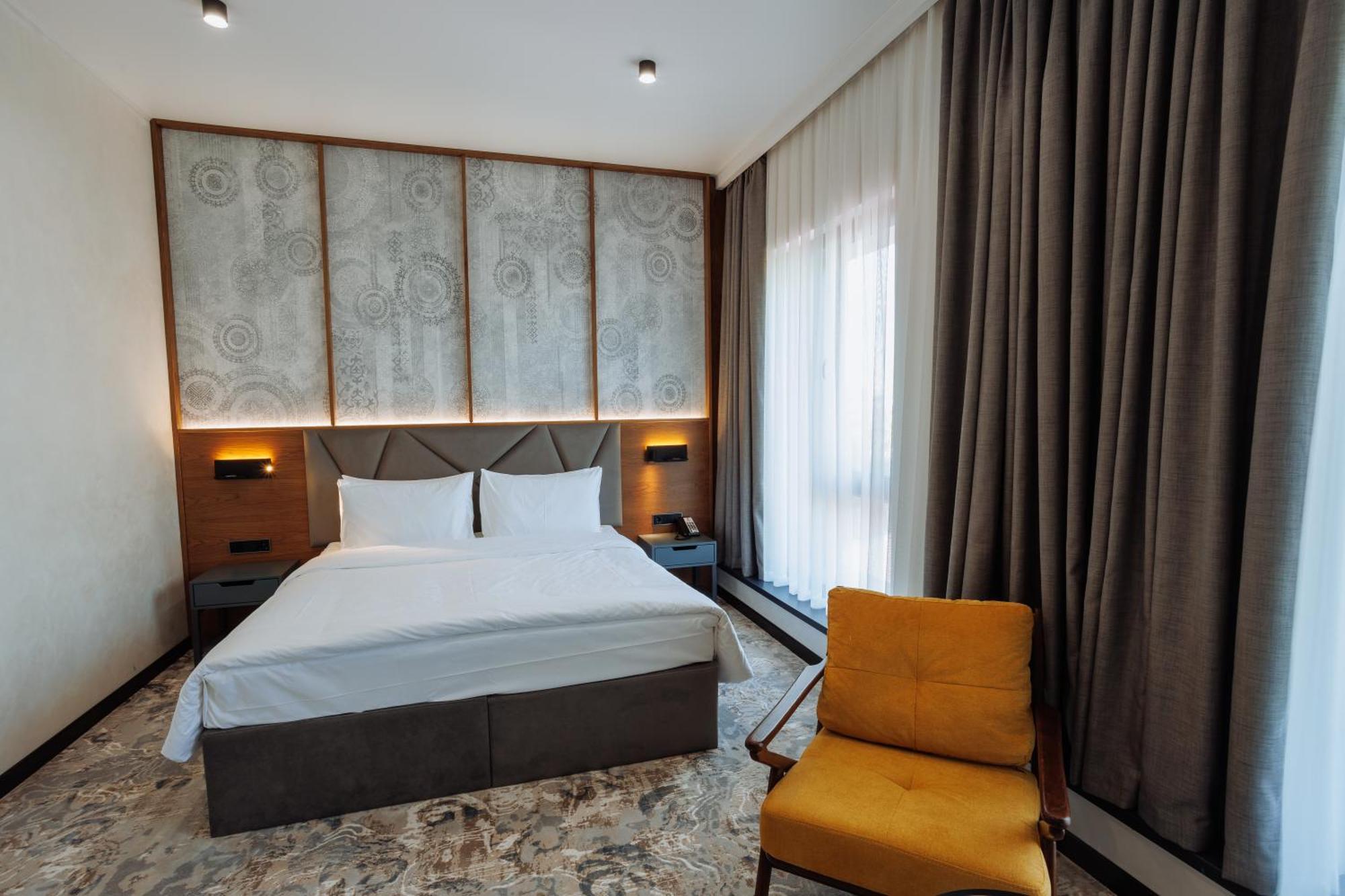 Aurum Garden Hotel Shymkent Exterior photo