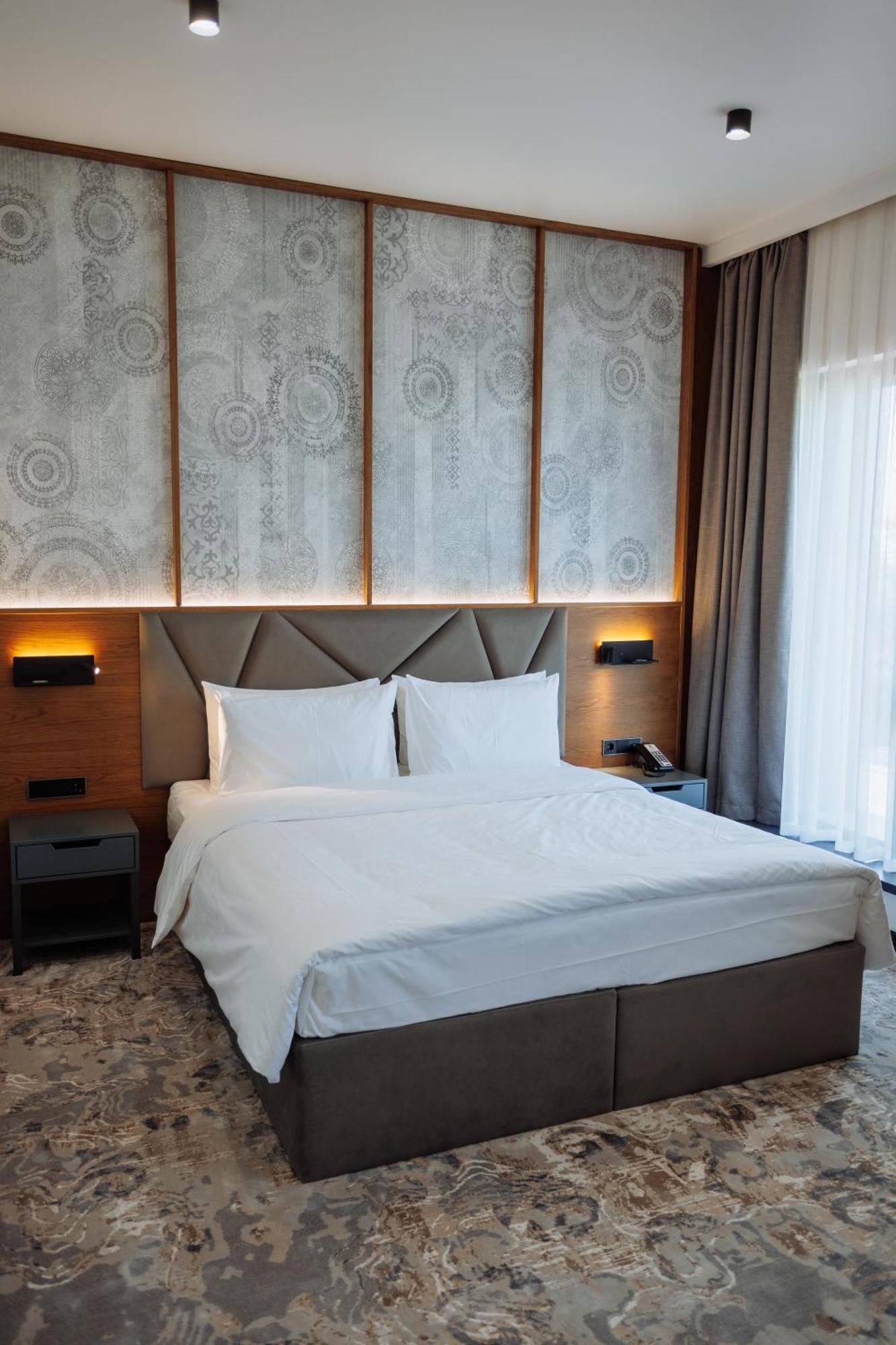 Aurum Garden Hotel Shymkent Exterior photo