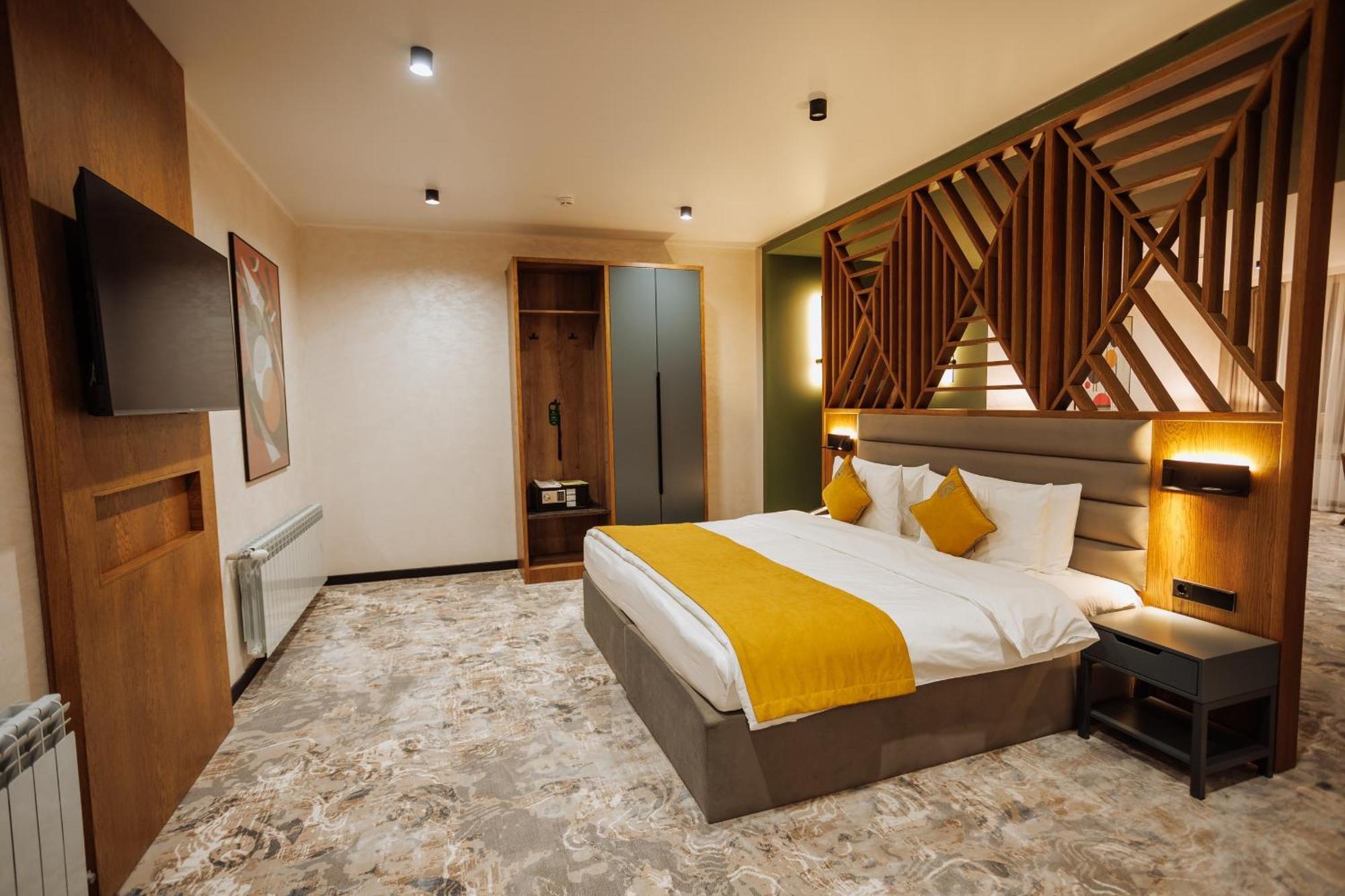 Aurum Garden Hotel Shymkent Exterior photo